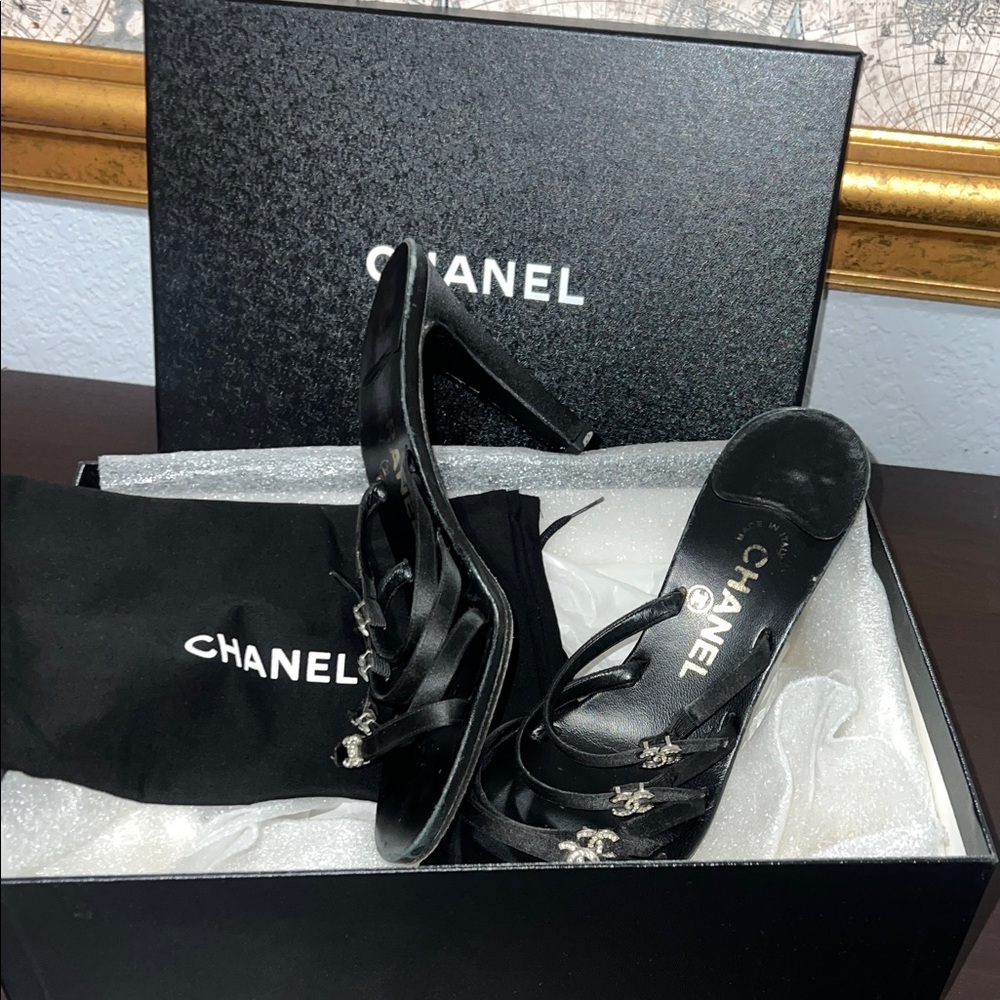 CHANEL Elegant Black Satin Heels